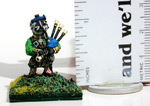 Highlander Bagpiper with scale